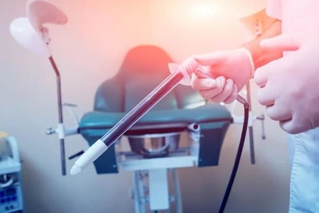 Proktolog – kim jest lekarz, który leczy problemy jelit i odbytu?